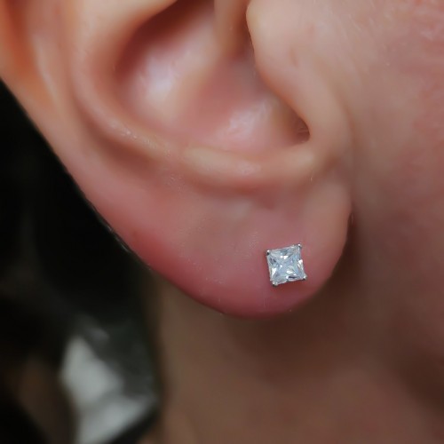 3MM VIP KARE KESİM TEK TAŞ 925 GÜMÜŞ KÜPE