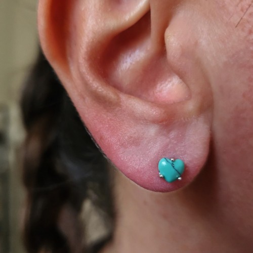 FİRUZE TURKUAZ TAŞLI KALP KÜPE 925 GÜMÜŞ KÜPE